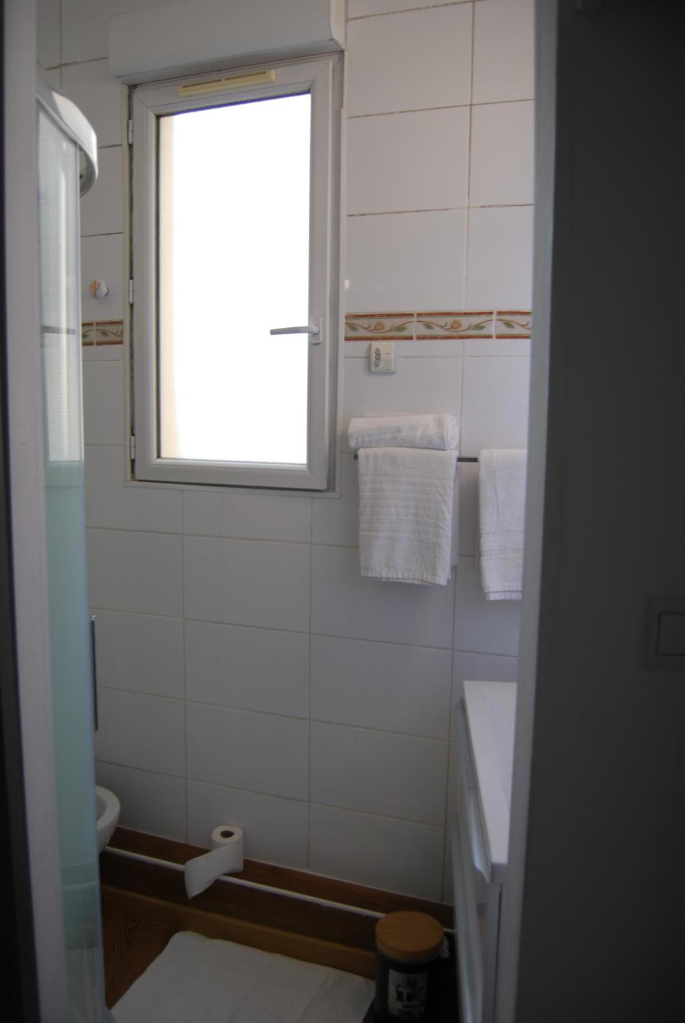 Azur Hotell 2*