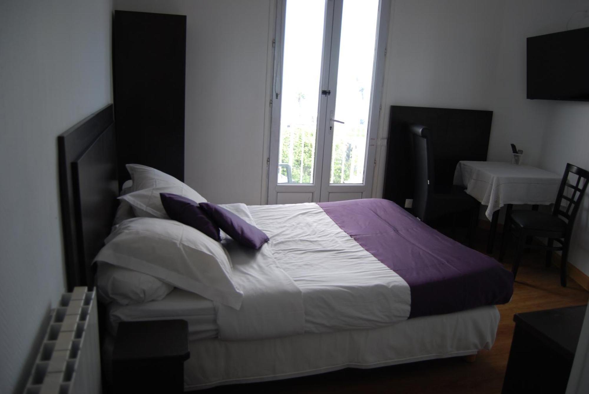 Azur Hotell
