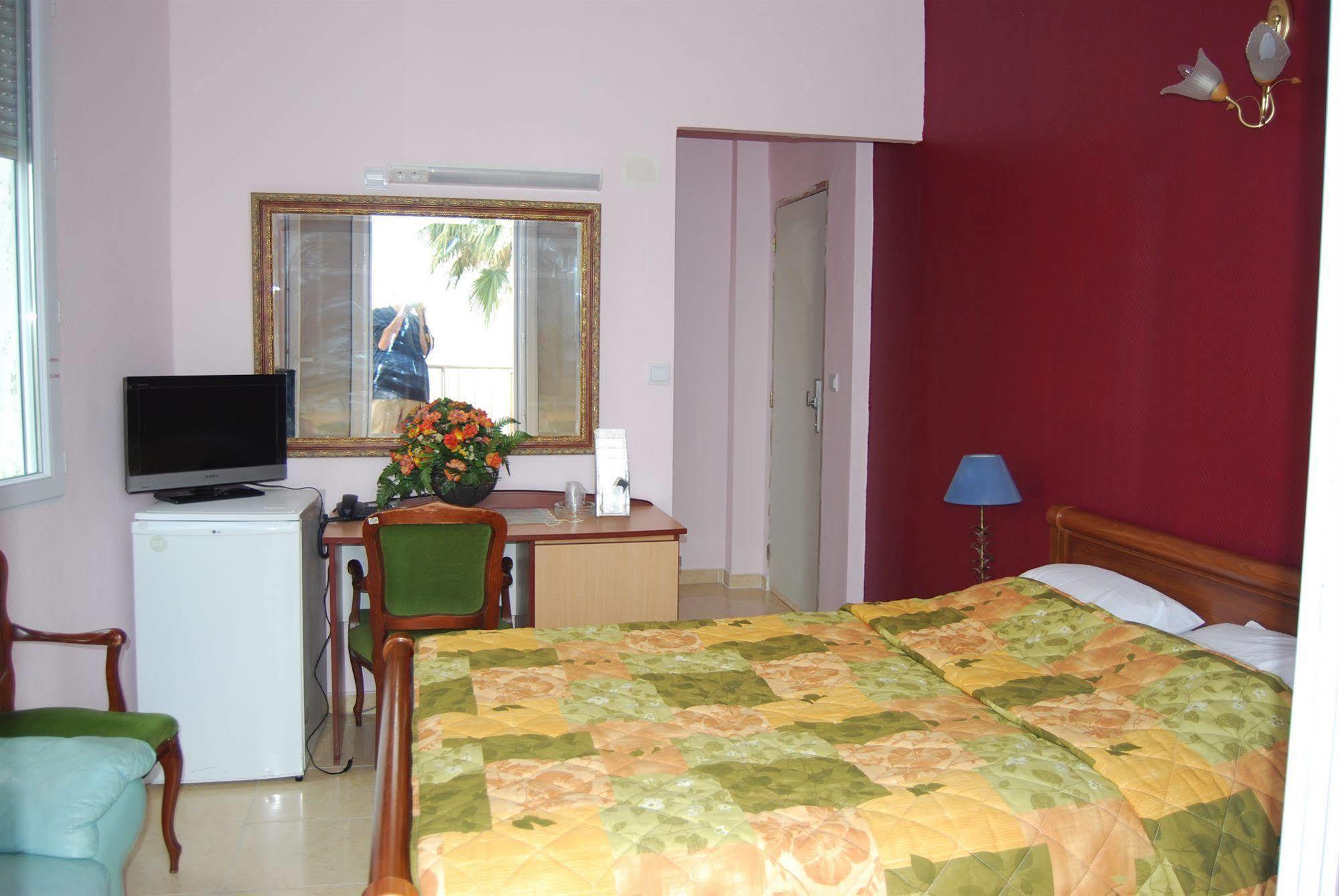 Azur Hotell