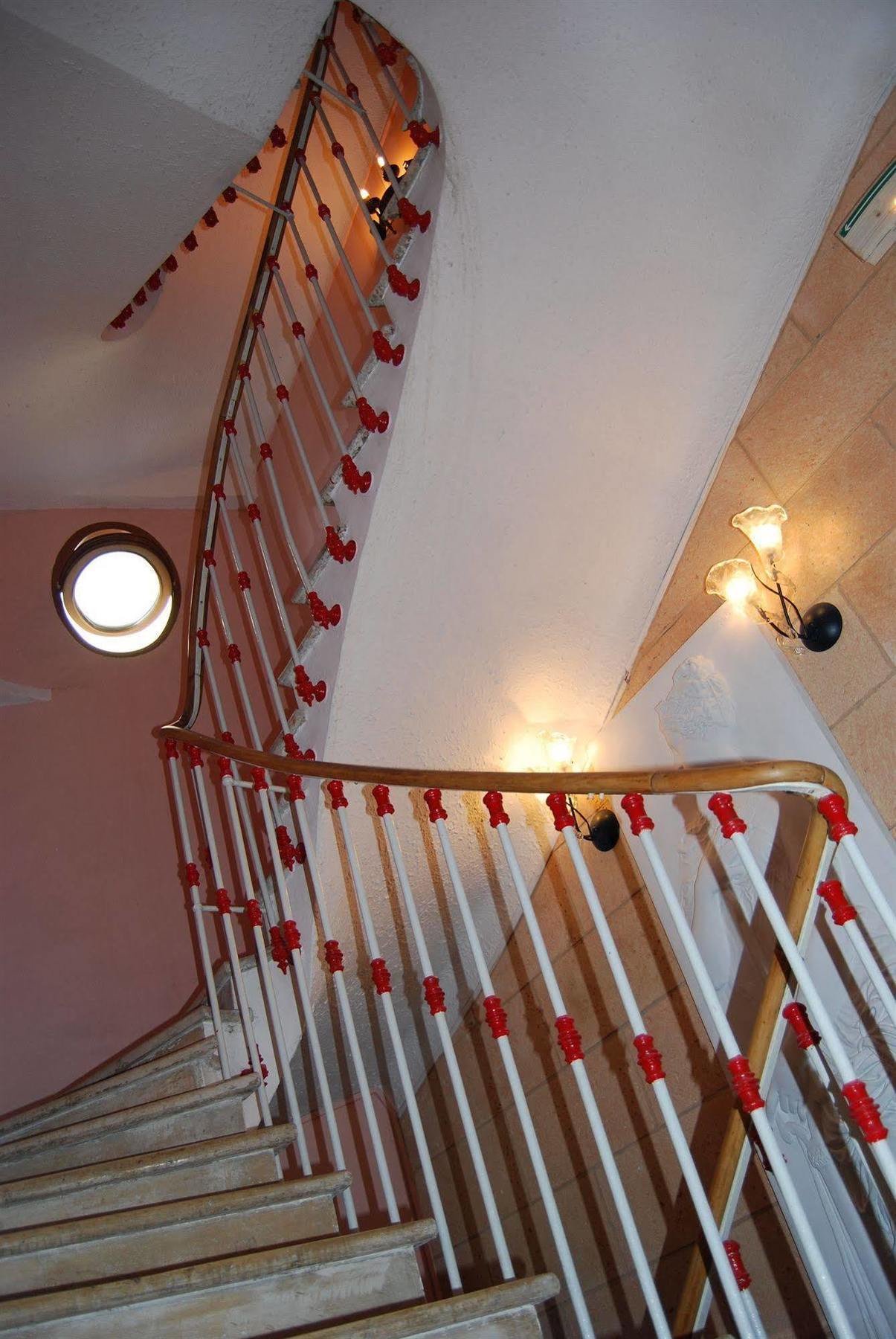 Hotell Azur 2*
